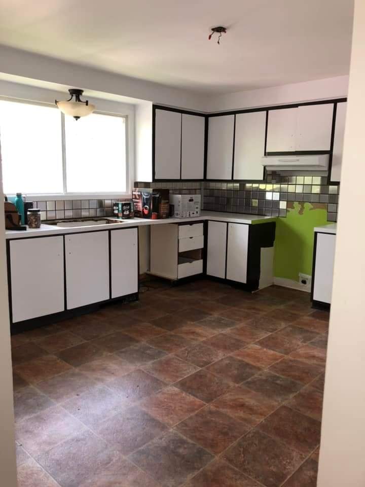 Cuisine avant travaux — Longueuil.