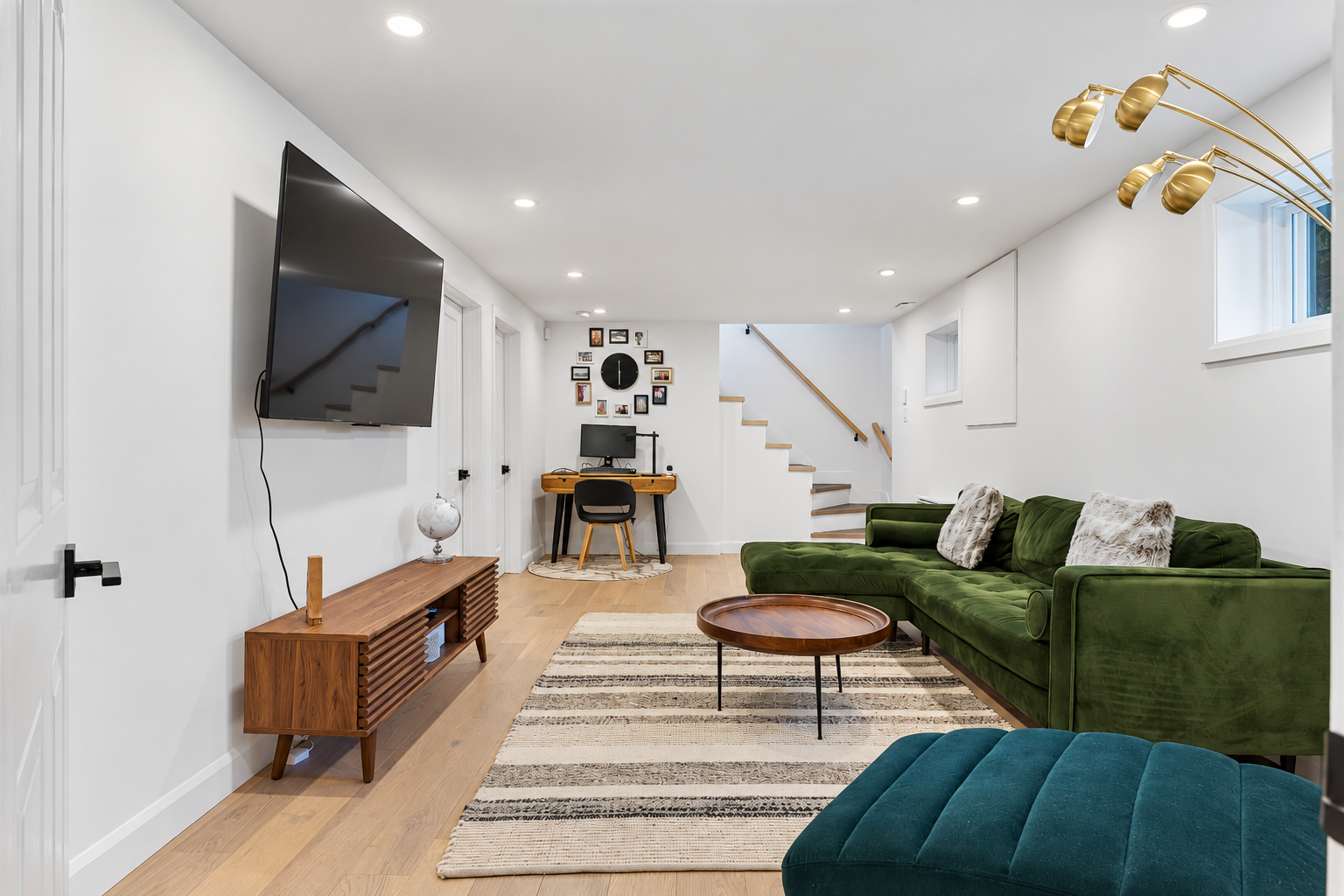Espace salon au sous-sol — Longueuil.